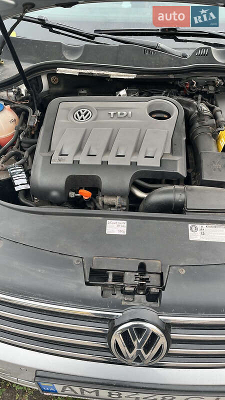 Универсал Volkswagen Passat 2012 в Житомире