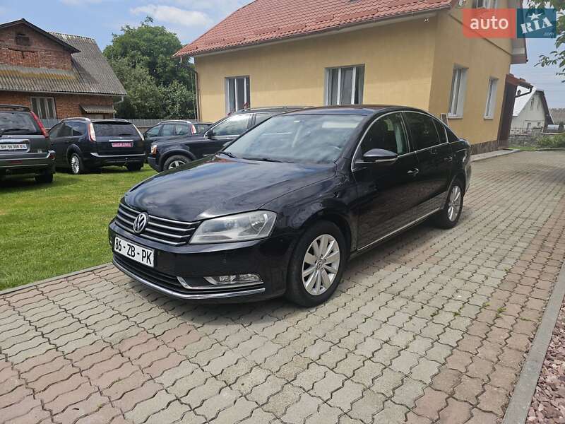 Седан Volkswagen Passat 2012 в Стрию