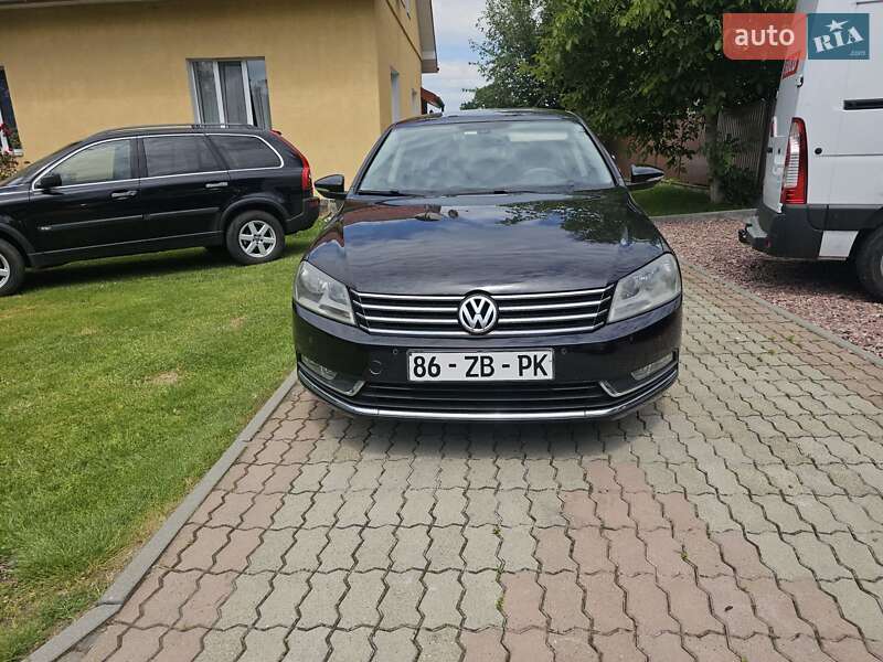 Седан Volkswagen Passat 2012 в Стрию