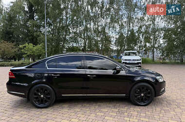 Седан Volkswagen Passat 2011 в 