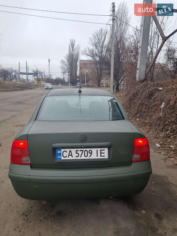 Седан Volkswagen Passat 1997 в Черкассах