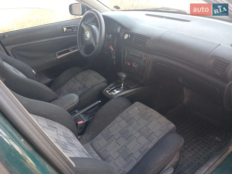 Седан Volkswagen Passat 1997 в Черкассах