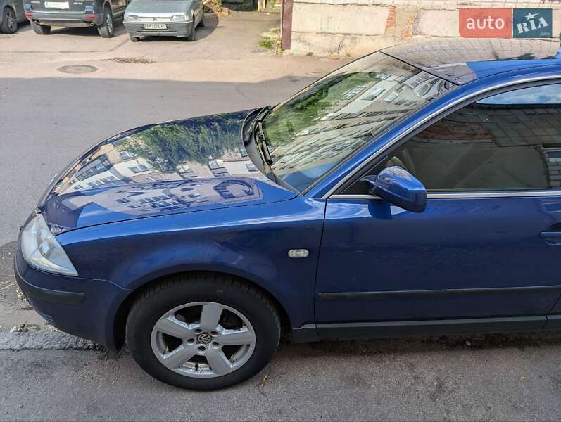 Седан Volkswagen Passat 2002 в Житомире