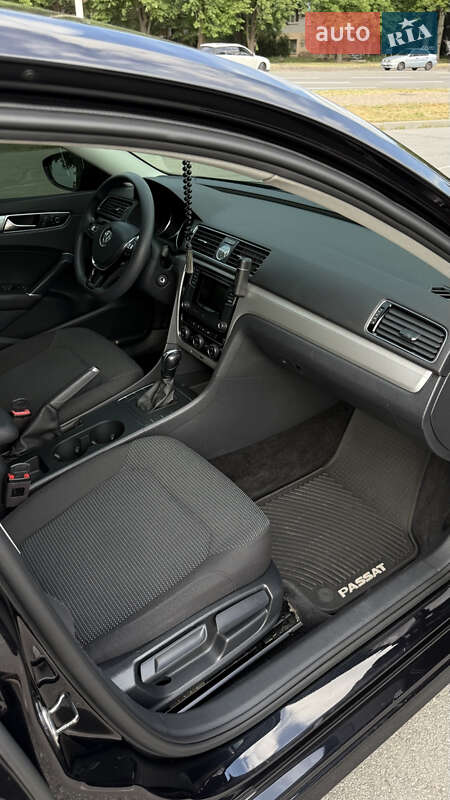 Седан Volkswagen Passat 2017 в Запорожье