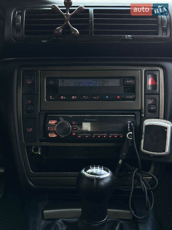 Седан Volkswagen Passat 2001 в Ивано-Франковске