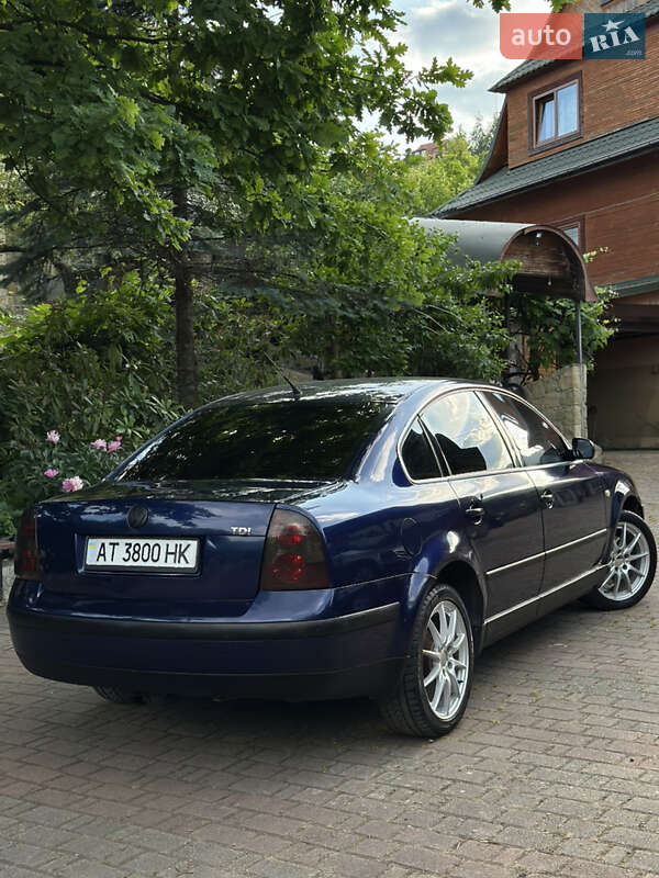 Седан Volkswagen Passat 2001 в Ивано-Франковске