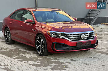 Седан Volkswagen Passat 2022 в Хмельницькому