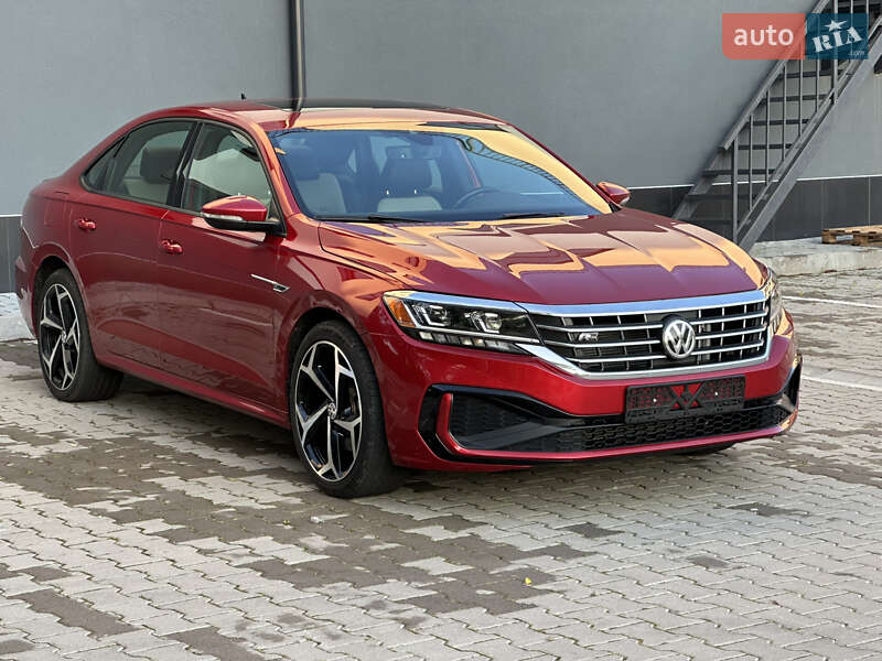 Седан Volkswagen Passat 2022 в 