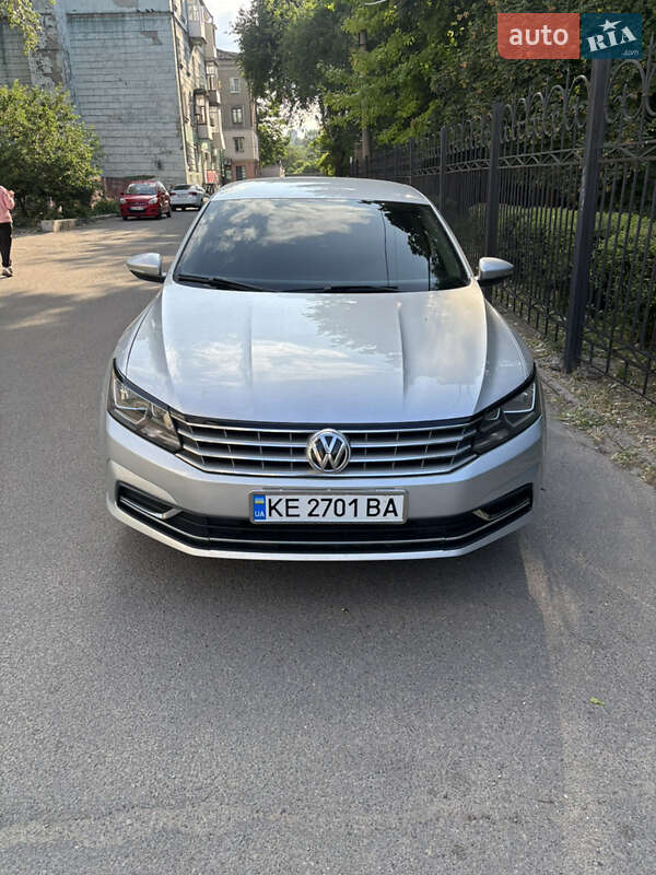 Седан Volkswagen Passat 2015 в 