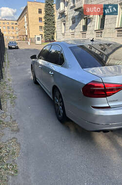 Седан Volkswagen Passat 2015 в 