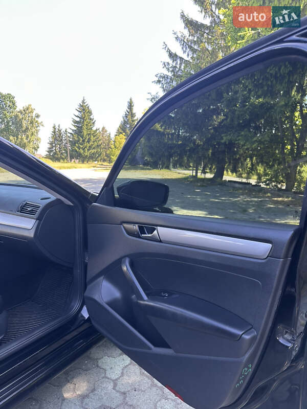 Седан Volkswagen Passat 2013 в Дубні