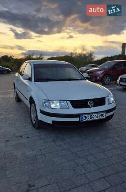 Седан Volkswagen Passat 1999 в Львове