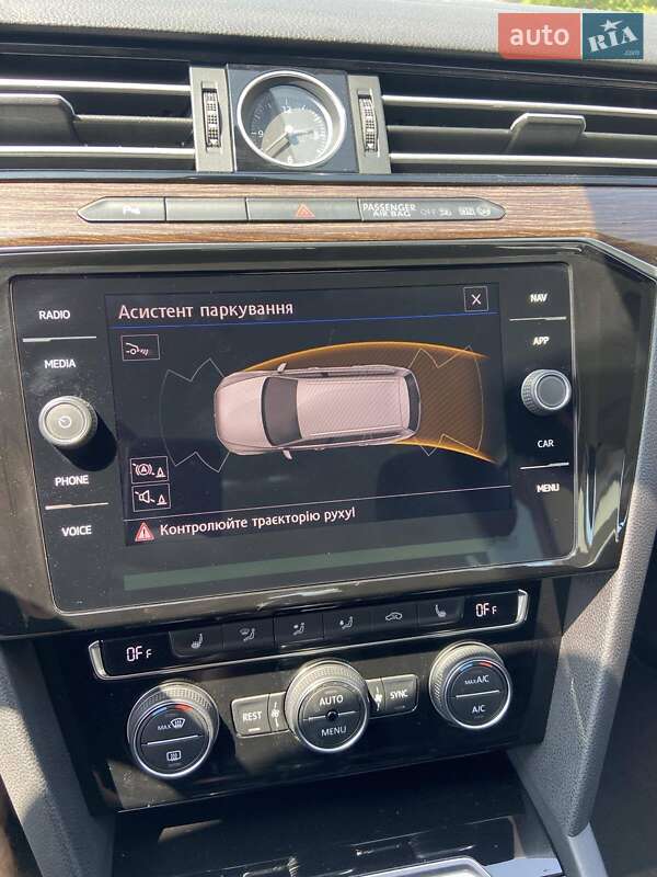 Универсал Volkswagen Passat 2017 в Могилев-Подольске