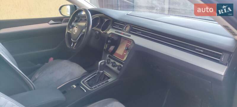 Универсал Volkswagen Passat 2016 в Хмельницком