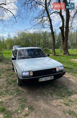 Седан Volkswagen Passat 1987 в Иваничах