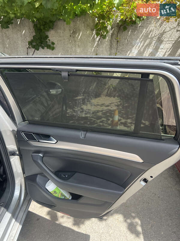 Універсал Volkswagen Passat 2015 в Черкасах