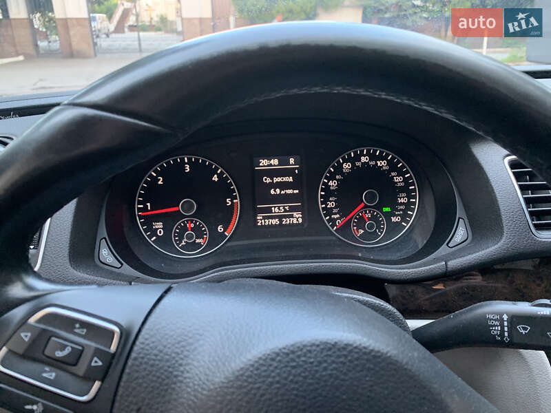 Седан Volkswagen Passat 2015 в Тернополе
