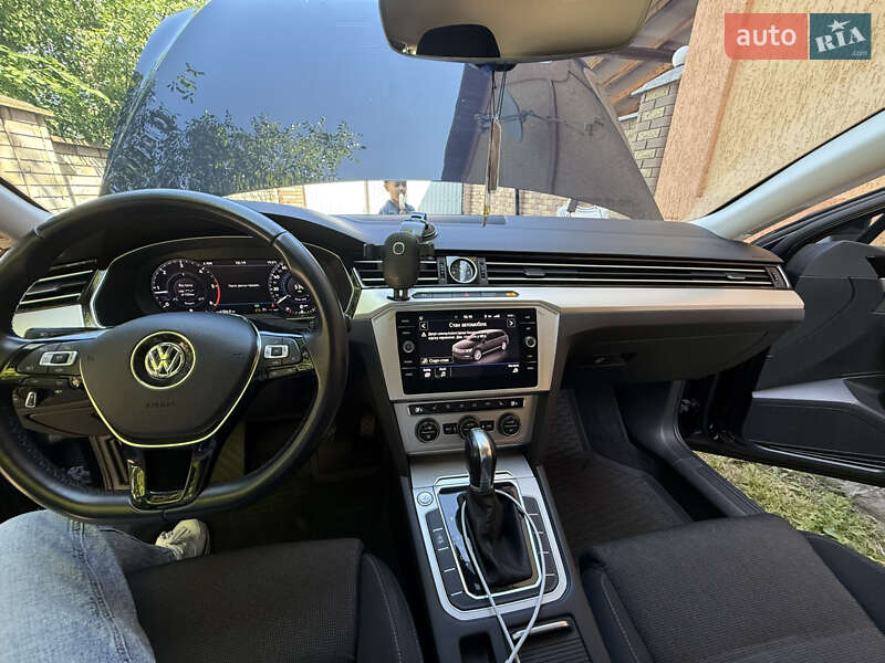 Універсал Volkswagen Passat 2019 в Чернівцях