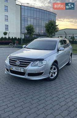 Универсал Volkswagen Passat 2010 в Городке