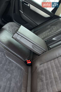 Універсал Volkswagen Passat 2012 в 