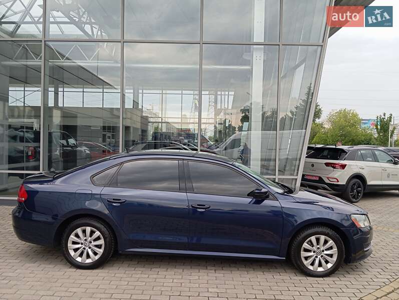 Седан Volkswagen Passat 2014 в Києві