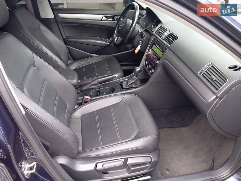 Седан Volkswagen Passat 2014 в Києві