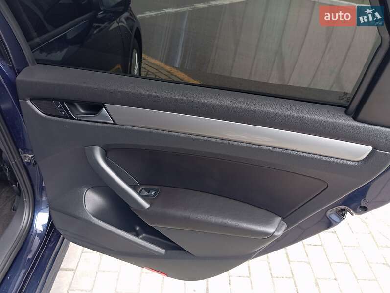 Седан Volkswagen Passat 2014 в Києві