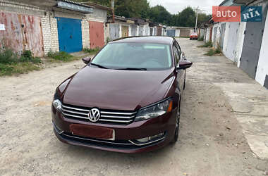 Седан Volkswagen Passat 2012 в Звягелі