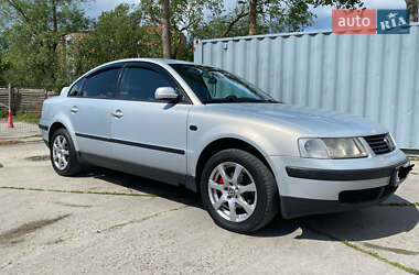 Седан Volkswagen Passat 2000 в 