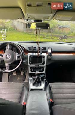 Універсал Volkswagen Passat 2010 в Самборі
