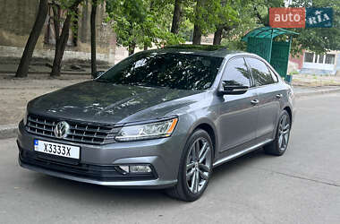 Седан Volkswagen Passat 2017 в Миколаєві