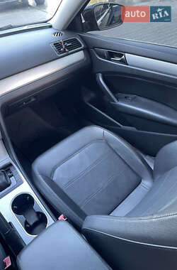 Седан Volkswagen Passat 2013 в 