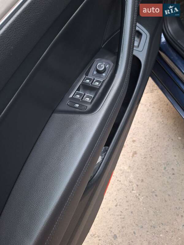 Универсал Volkswagen Passat 2015 в Хмельницком