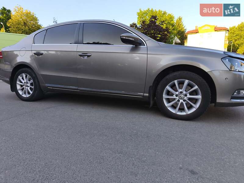Седан Volkswagen Passat 2011 в Вінниці