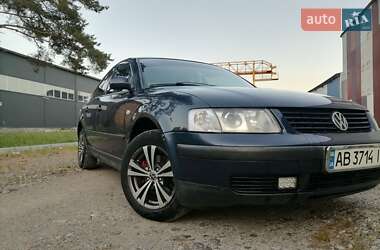 Седан Volkswagen Passat 1996 в Вінниці