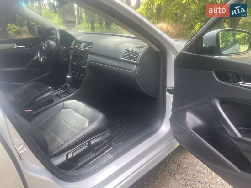 Седан Volkswagen Passat 2014 в Києві
