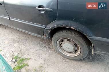 Седан Volkswagen Passat 1994 в 