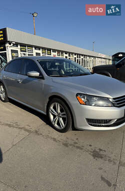 Седан Volkswagen Passat 2012 в Киеве