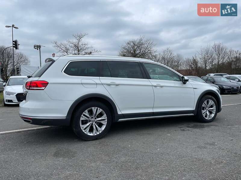 Универсал Volkswagen Passat 2016 в Киеве