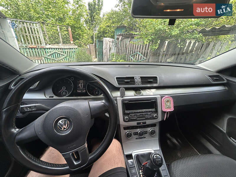 Седан Volkswagen Passat 2012 в Семеновке