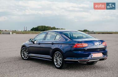 Седан Volkswagen Passat 2018 в Тернополе