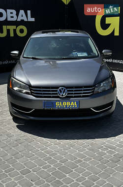 Седан Volkswagen Passat 2015 в Львове