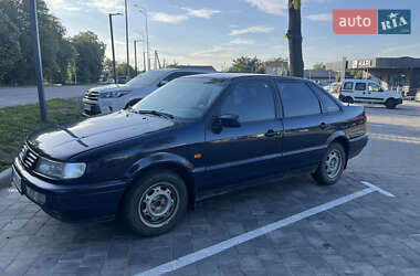 Седан Volkswagen Passat 1995 в Вінниці