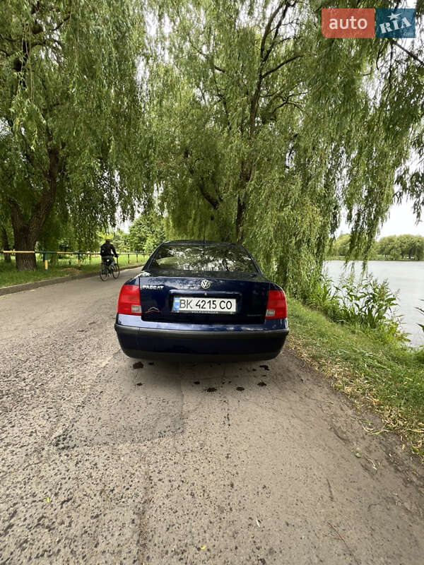 Седан Volkswagen Passat 2000 в Рівному
