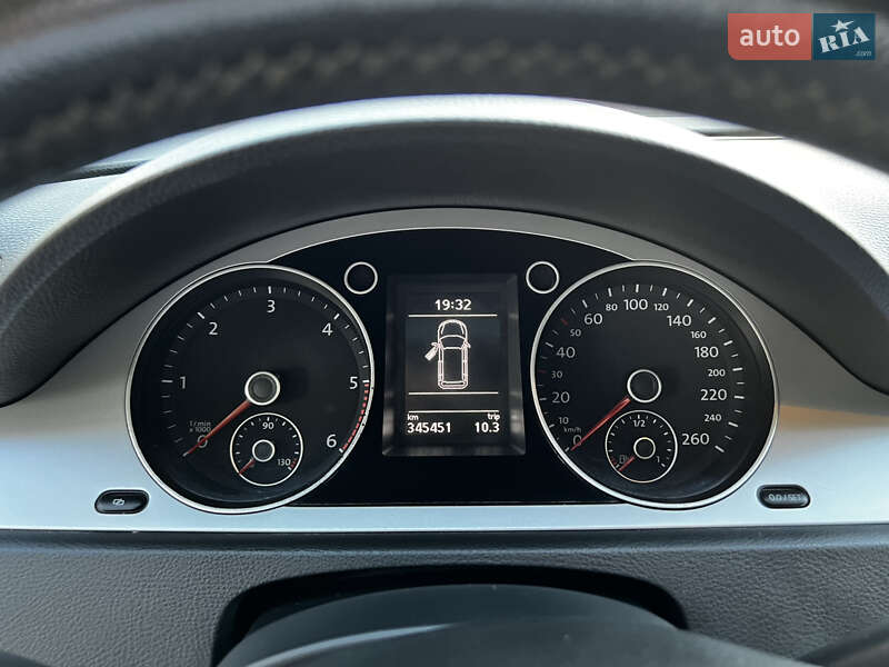 Универсал Volkswagen Passat 2010 в Томашполе