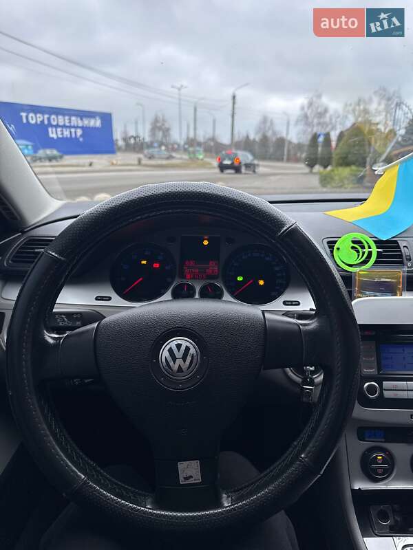 Універсал Volkswagen Passat 2008 в Шепетівці