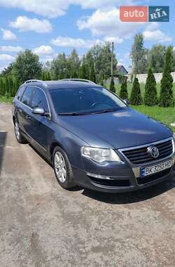 Універсал Volkswagen Passat 2009 в Костопілі