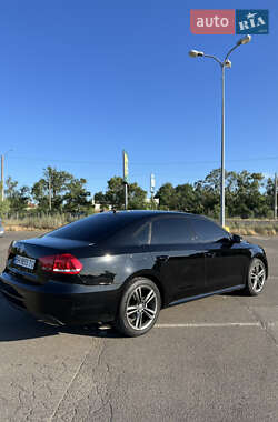 Седан Volkswagen Passat 2014 в Одессе