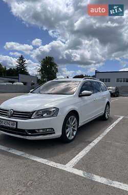 Универсал Volkswagen Passat 2011 в Ровно