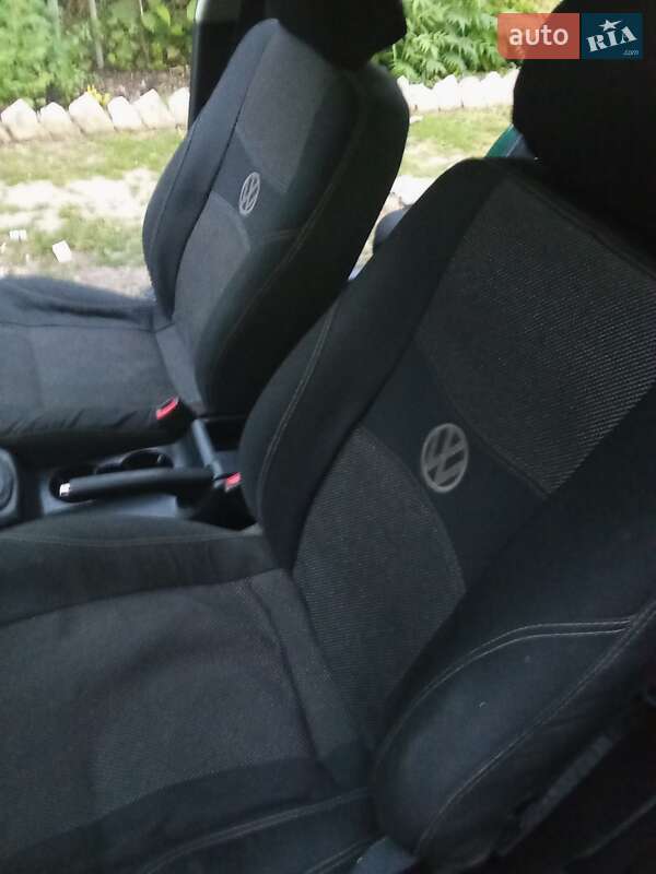 Седан Volkswagen Passat 2001 в Волочиске